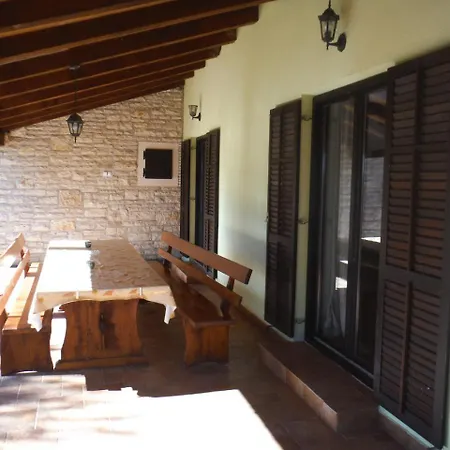 Villa Fuma Marcana